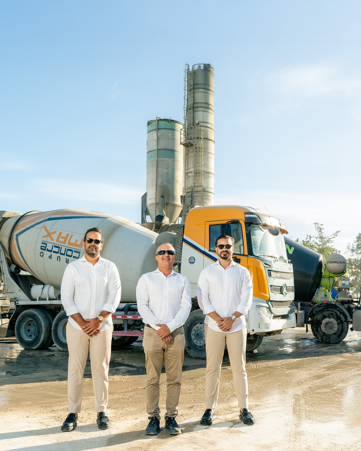 Equipo de Grupo Concremax en sus instalaciones